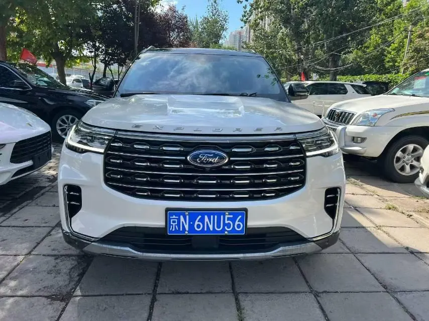Ford 2023 Explorer 2.3T EcoBoost 285 4-wheel fashion plus version 6-seat automatic gear 2