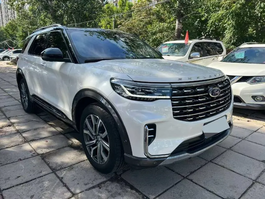 Ford 2023 Explorer 2.3T EcoBoost 285 4-wheel fashion plus version 6-seat automatic gear 3