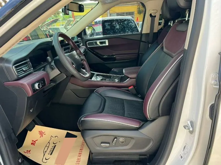 Ford 2023 Explorer 2.3T EcoBoost 285 4-wheel fashion plus version 6-seat automatic gear 4