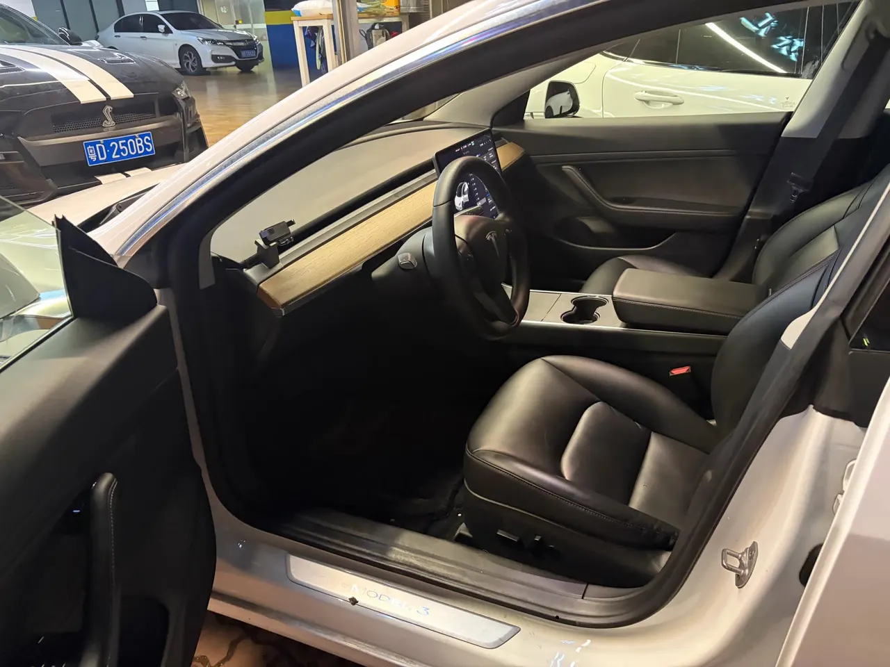 Tesla 2020 Model 3 Standard Endurance Rear Drive Upgraded Automatic Gear 3