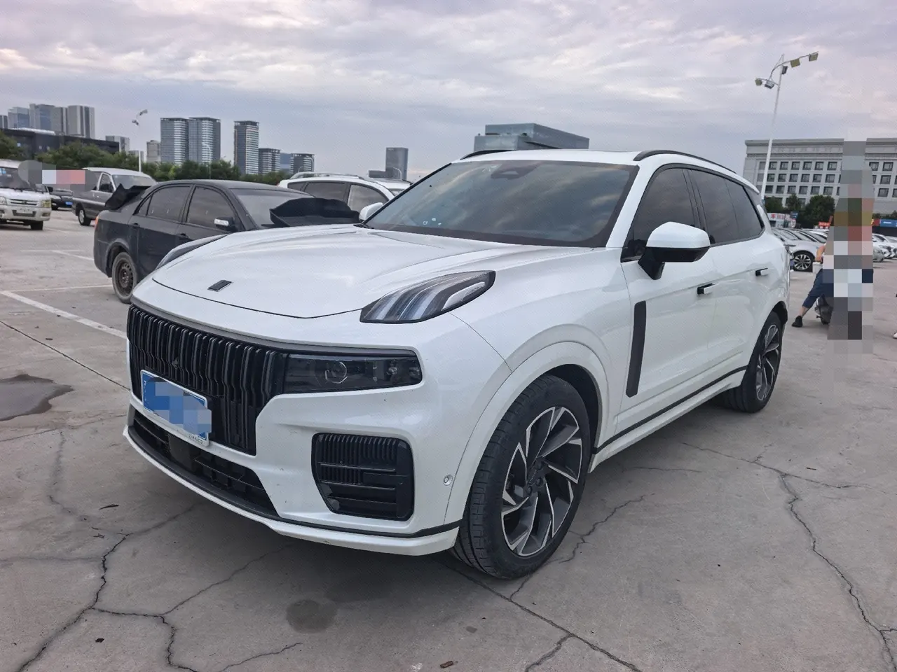 LYNK&amp;CO 2021 LYNK&amp;CO 09 MHEV 2.0T Ultra 6-seat automatic gear - View 1