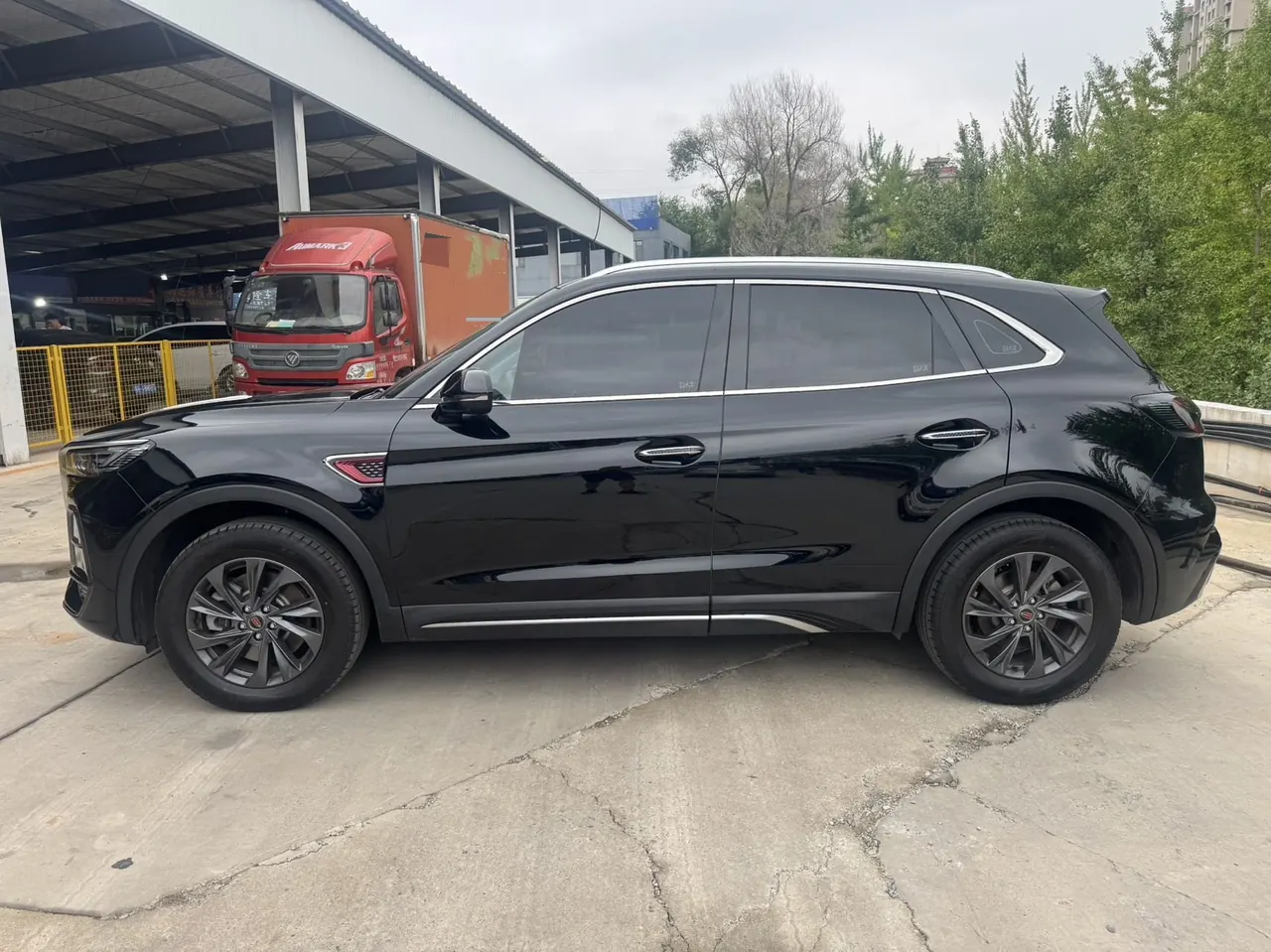 HongQi 2025 HS5 2.0T Two-Drive Flag Enjoy Pro Edition Automatic Gear 7