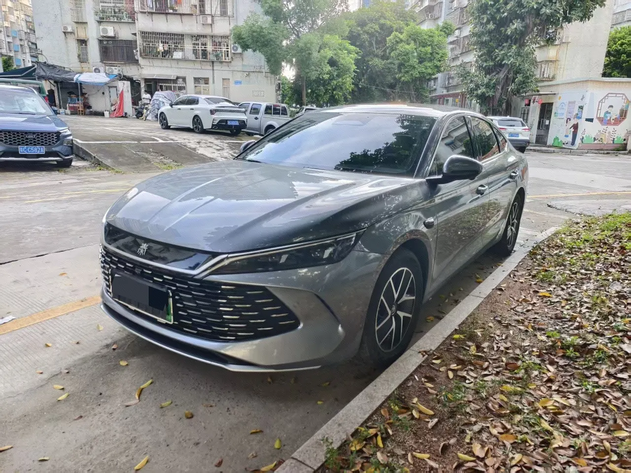Open image lightbox: BYD 2025 Qin L DM-i 1.5 stepless smart driving version 120KM Exceed automatic gear