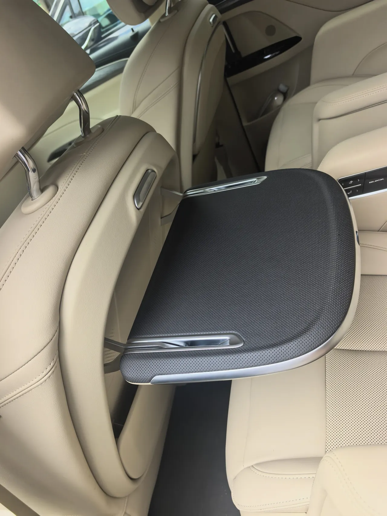 Buick 2025 GL8 Lu Shang 1.5T Premium Edition 7-seat Automatic Gear 6