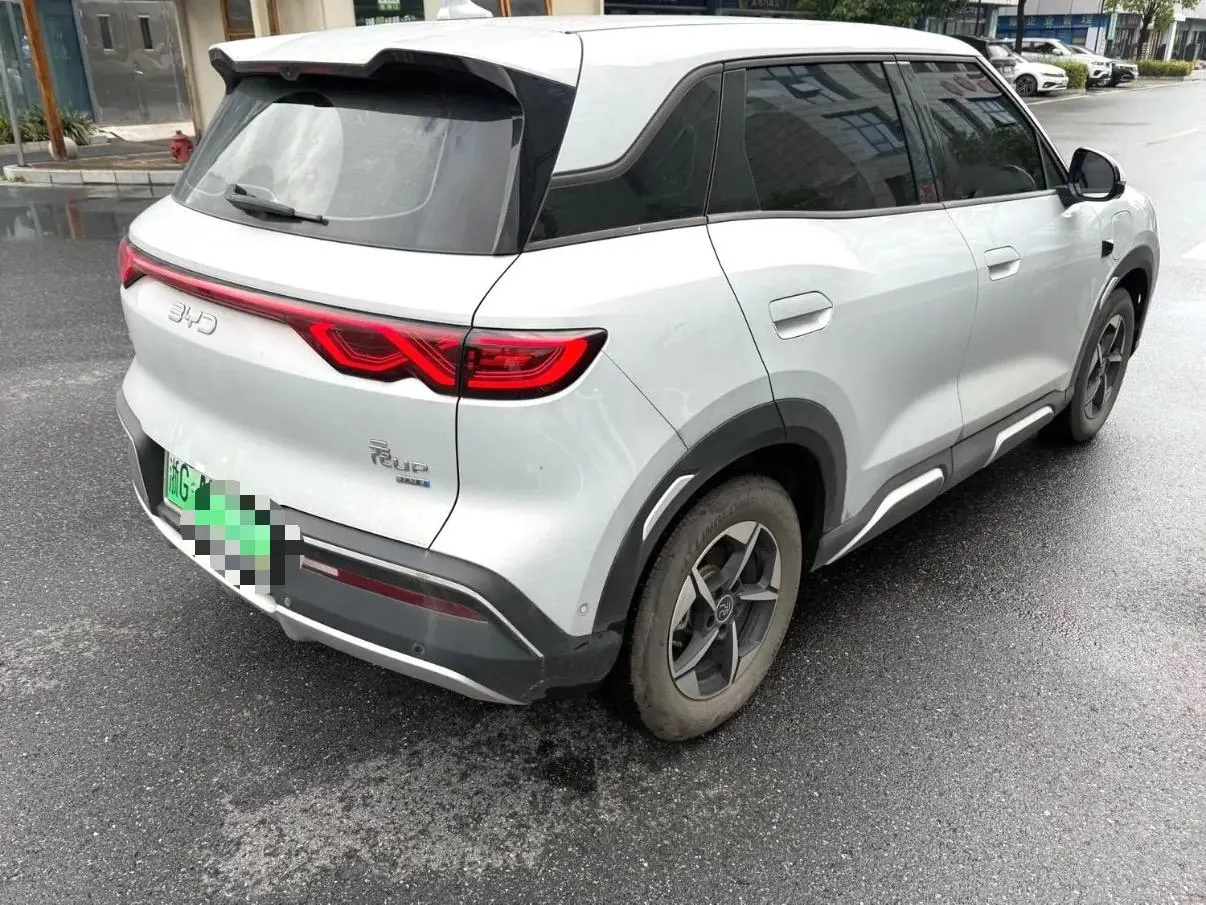 BYD 2025 Yuan UP Smart Driving 401KM Leading Automatic Gear 4