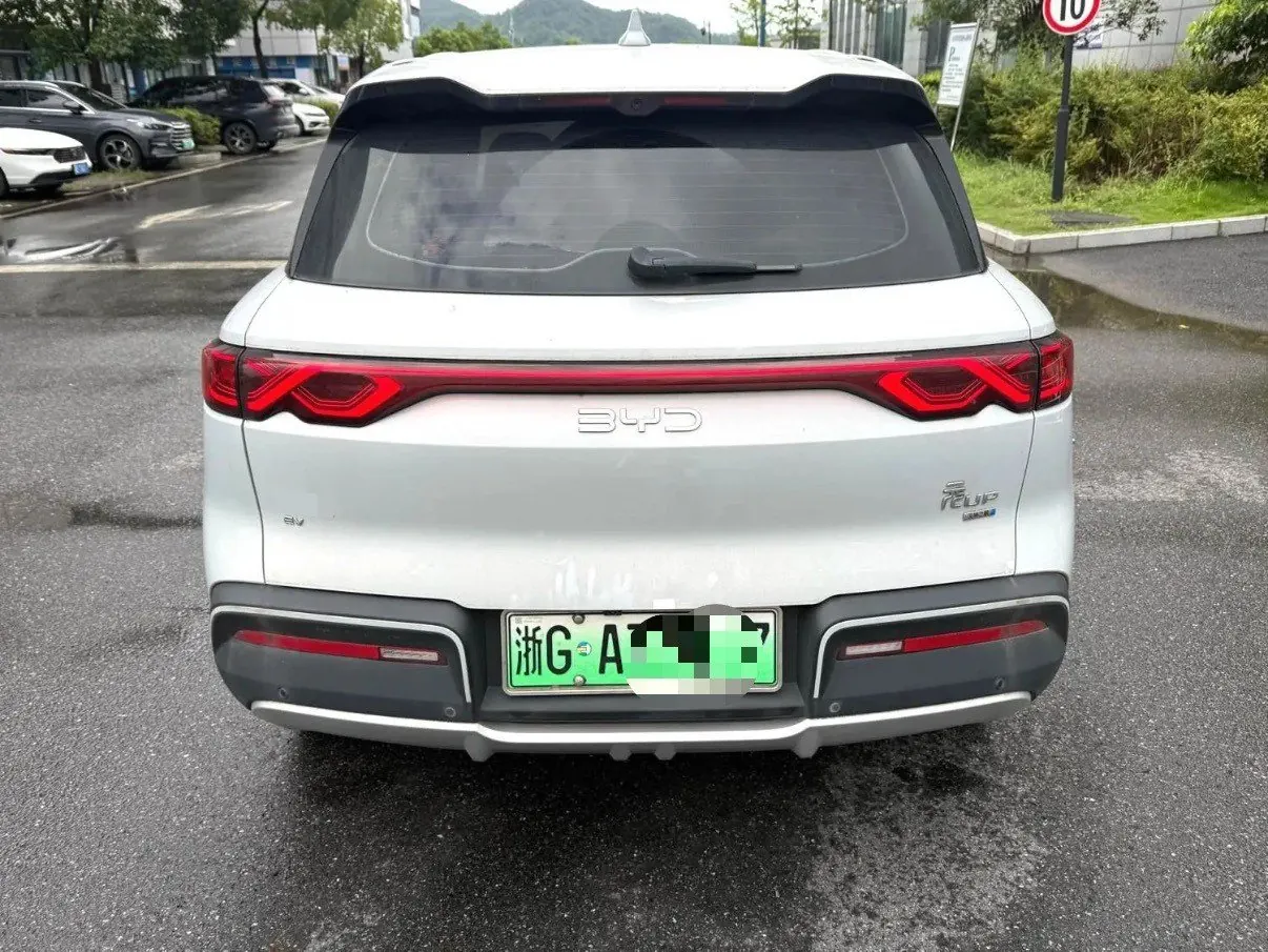 BYD 2025 Yuan UP Smart Driving 401KM Leading Automatic Gear 5