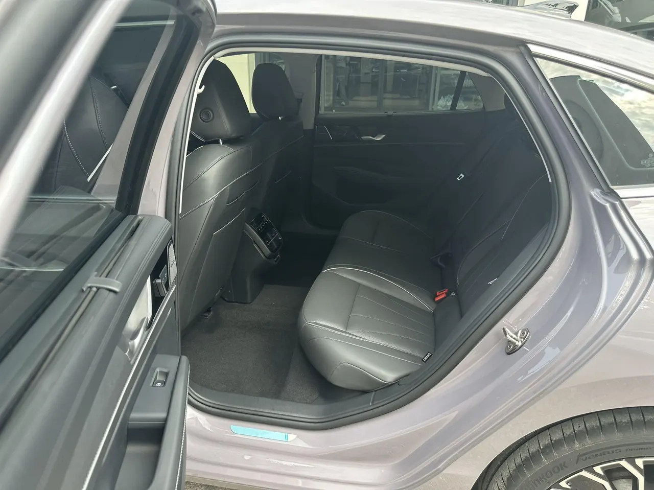 Volkswagen 2025 Passat Pro 2.0TSI 380TSI Dragon Edition Automatic 10