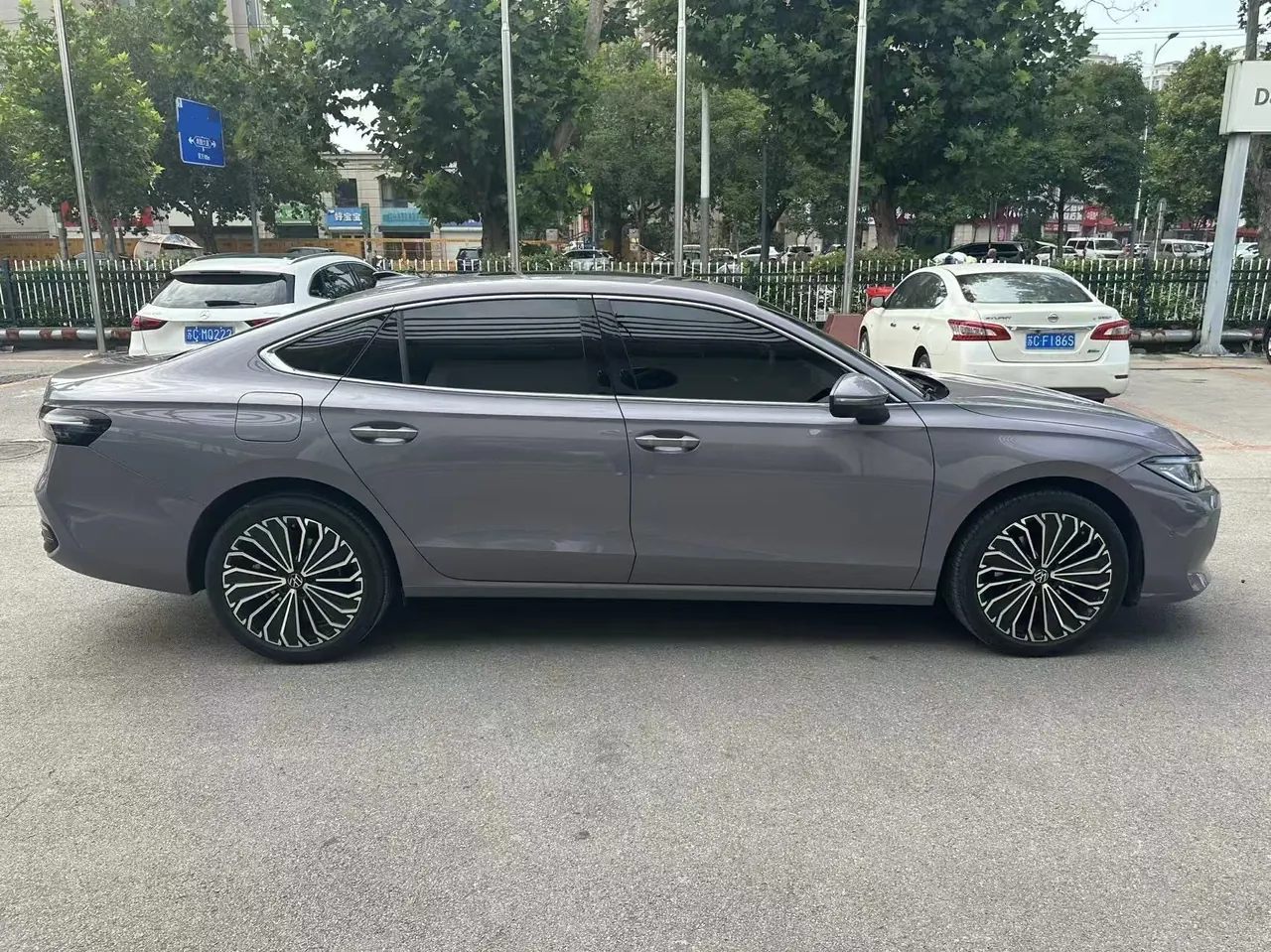 Volkswagen 2025 Passat Pro 2.0TSI 380TSI Dragon Edition Automatic 6