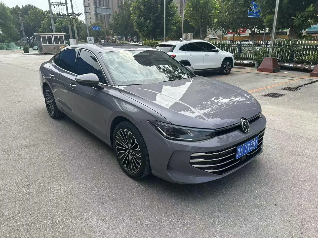 Volkswagen 2025 Passat Pro 2.0TSI 380TSI Dragon Edition Automatic 7
