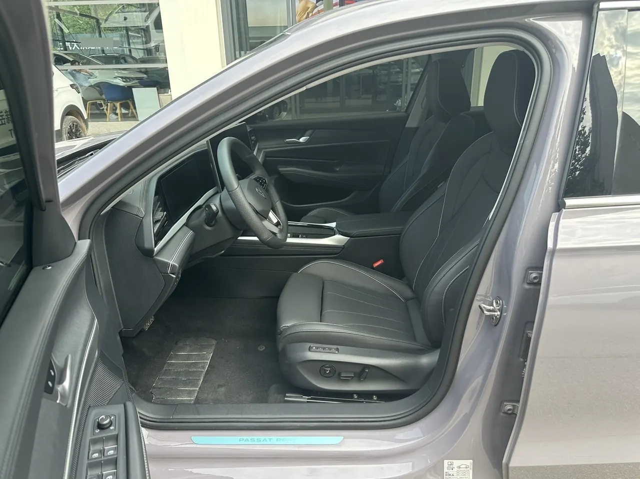 Volkswagen 2025 Passat Pro 2.0TSI 380TSI Dragon Edition Automatic 9