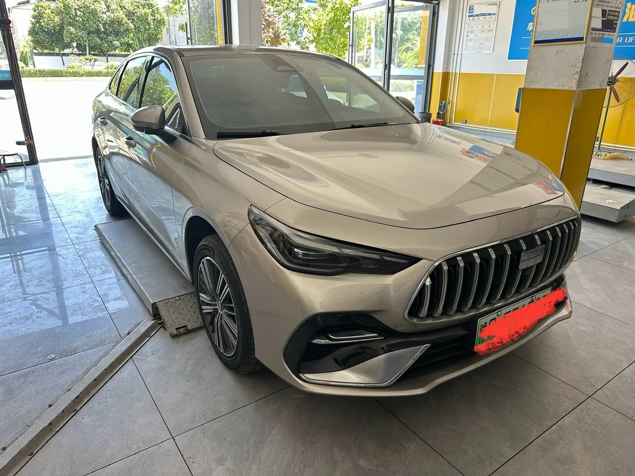 Geely Galaxy 2025 xingyao 6 EM-i 1.5 125km exploration version automatic gear 3