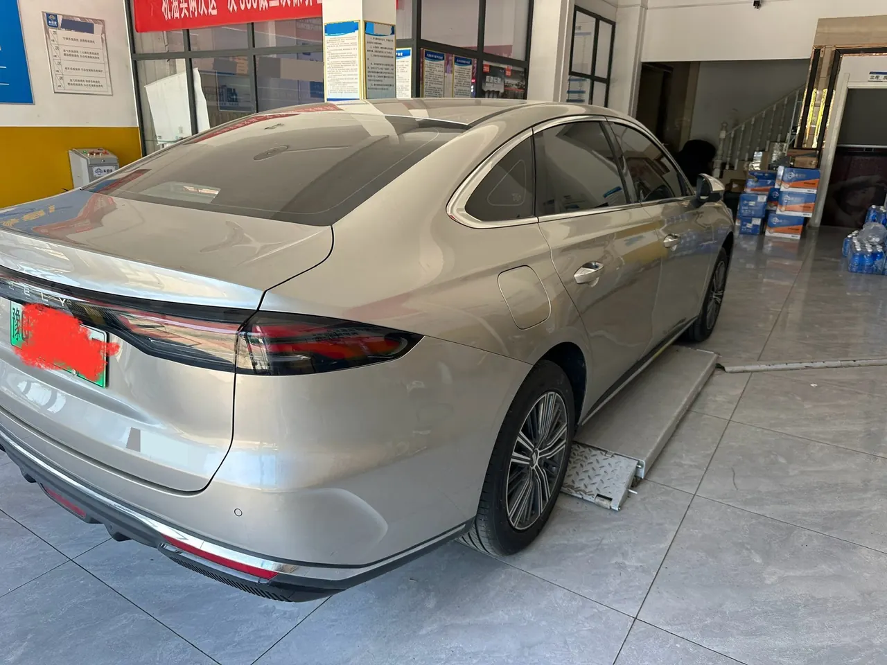 Geely Galaxy 2025 xingyao 6 EM-i 1.5 125km exploration version automatic gear 4