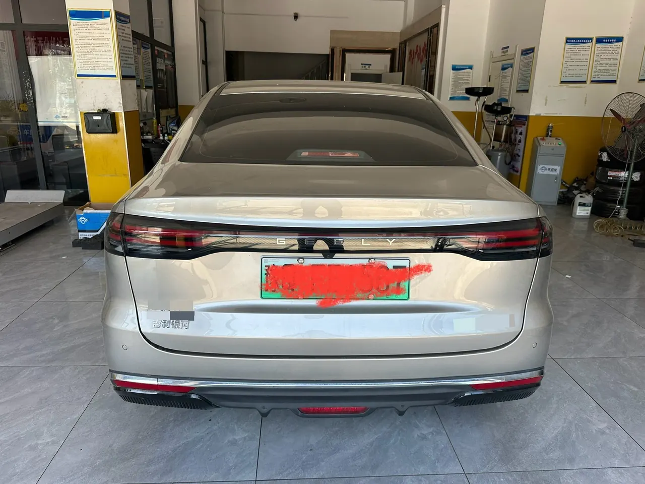 Geely Galaxy 2025 xingyao 6 EM-i 1.5 125km exploration version automatic gear 5