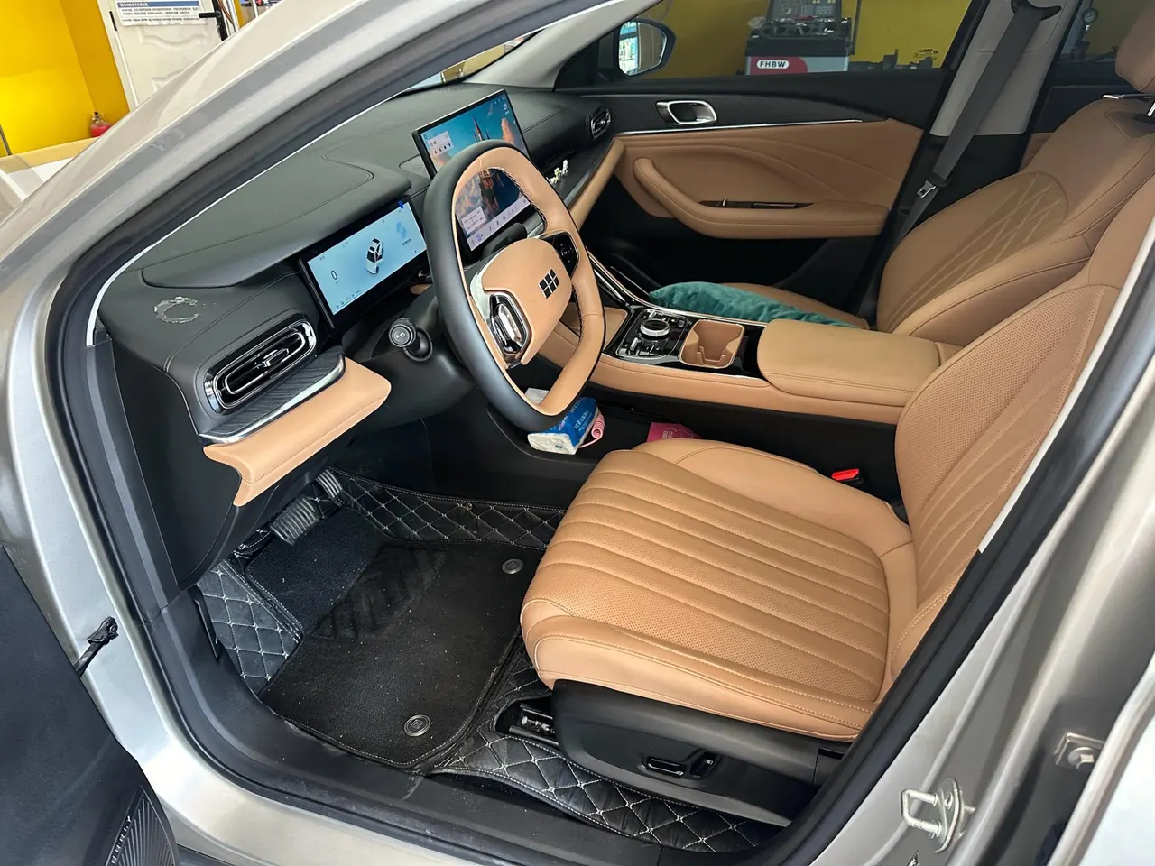 Geely Galaxy 2025 xingyao 6 EM-i 1.5 125km exploration version automatic gear 6