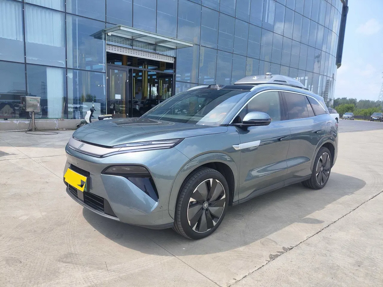 BYD 2025 Tang L DM 1.5T stepless 175KM unmanned aerial vehicle player version automatic gear - View 1