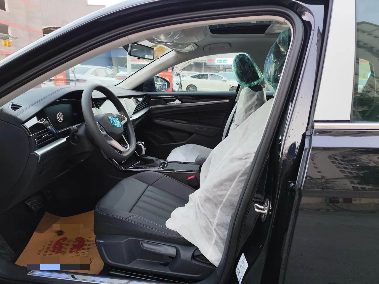 Volkswagen 2025 Passat PHEV 1.4T 430 Business Edition Automatic Gear 3