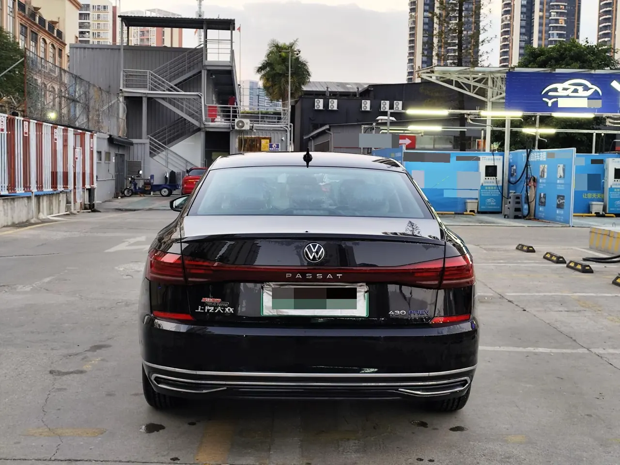 Volkswagen 2025 Passat PHEV 1.4T 430 Business Edition Automatic Gear 4