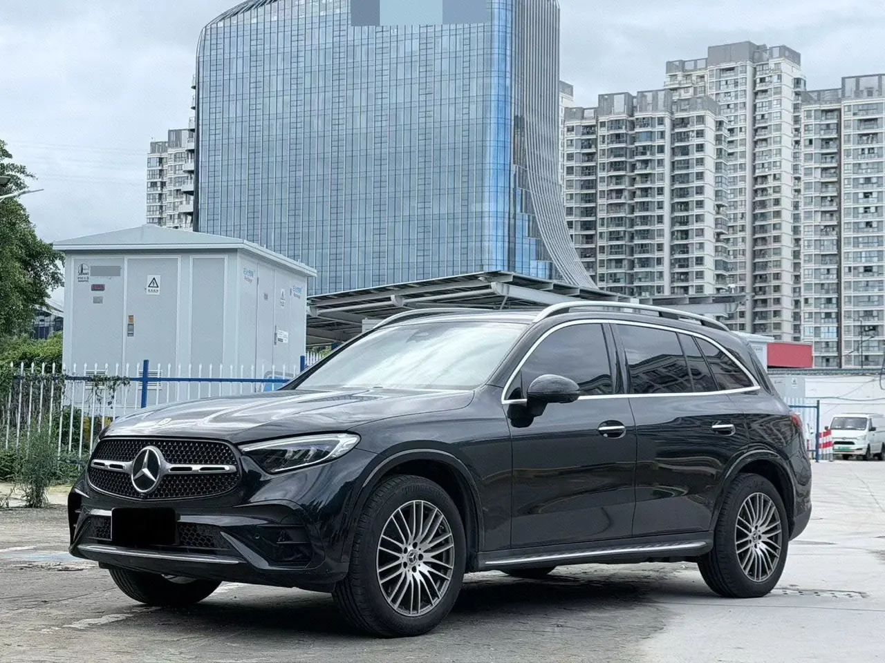 打开图片灯箱:Mercedes Benz 2025 GLC 300 L 4MATIC 48V 2.0T dynamic 5-seat automatic gear