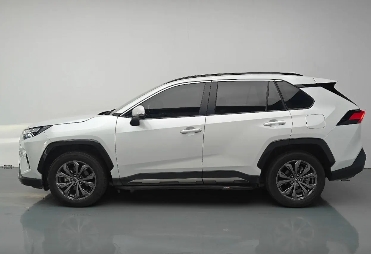Toyota 2024 RAV4 Rongbo 2.0 Stepless Two-Drive Fashion Plus Edition Automatic Gear 4