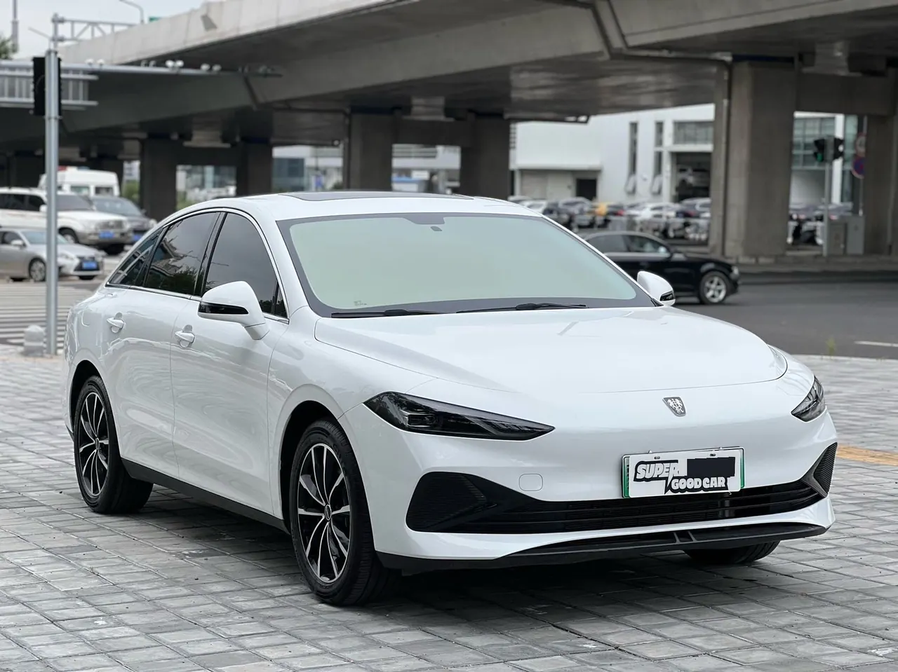 Roewe 2025 D7 DMH 1.5 World Championship Edition Automatic Gear 3
