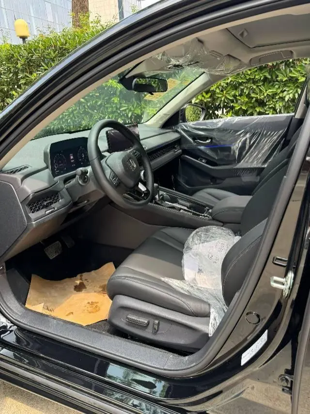 Honda 2025 11th Generation Accord 1.5T Stepless 260TURBO Sports Series Deluxe Automatic Gear 5