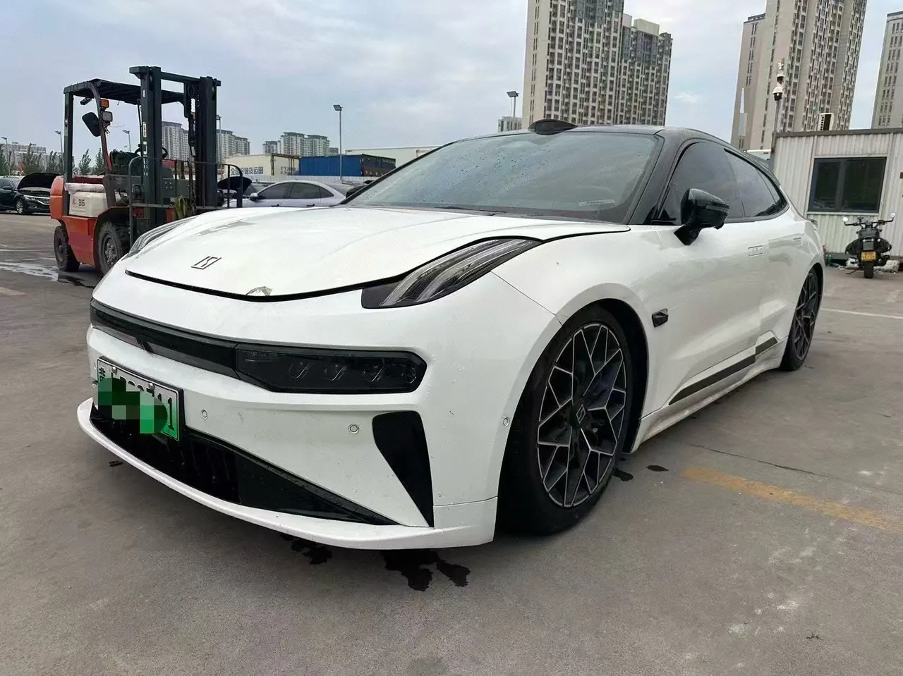 Open image lightbox: Zeekr 2024 Zeekr 001 YOU version 100kWh four-wheel drive automatic gear