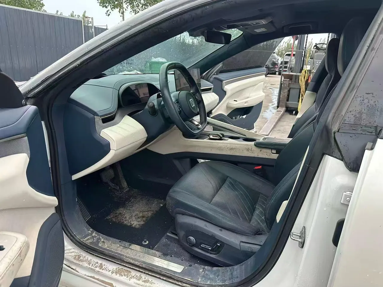 Zeekr 2024 Zeekr 001 YOU version 100kWh four-wheel drive automatic gear 5