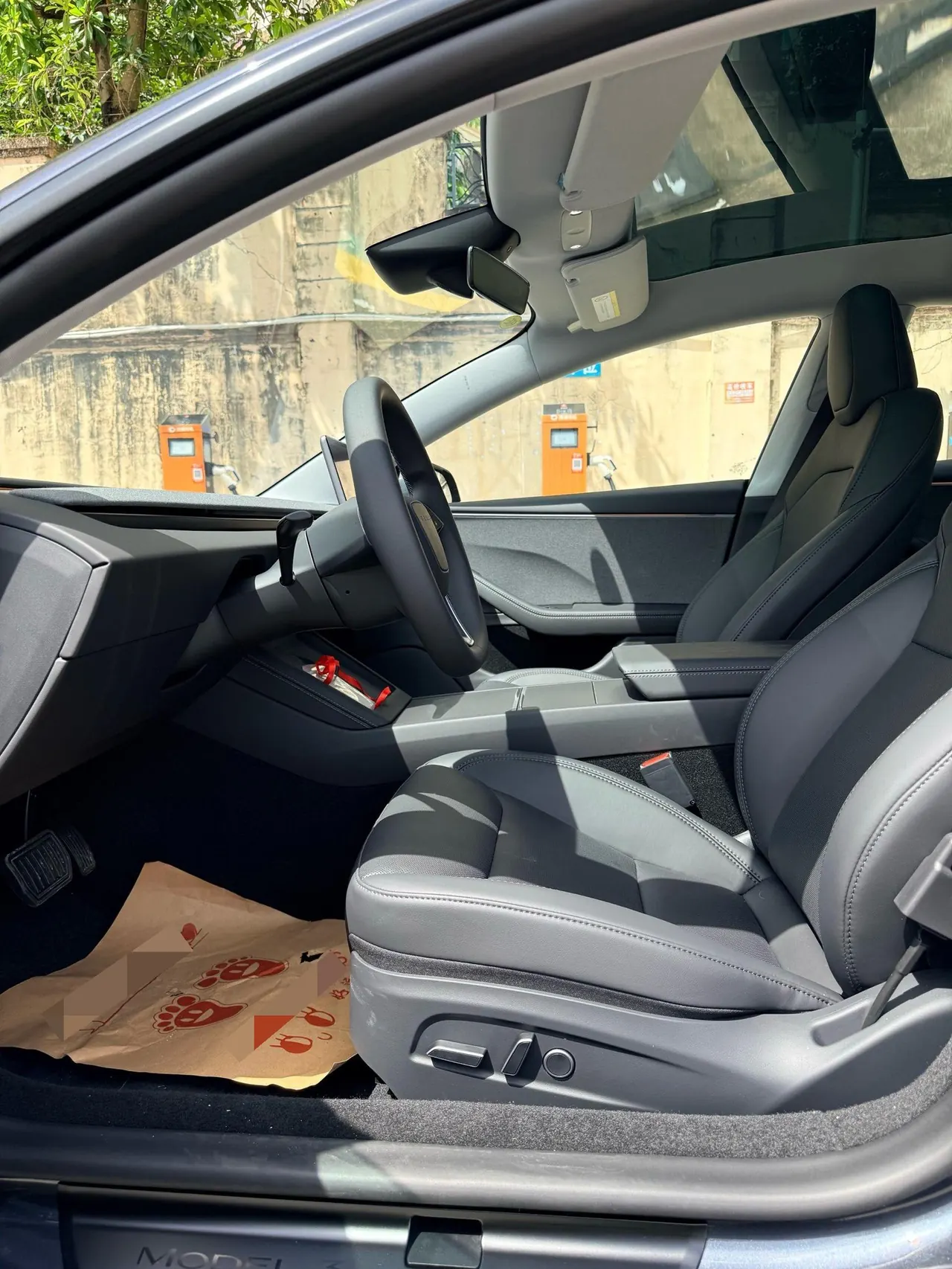 Tesla 2025 Model 3 Rear-Wheel-Drive Edition (facelift) Automatic Transmission 2