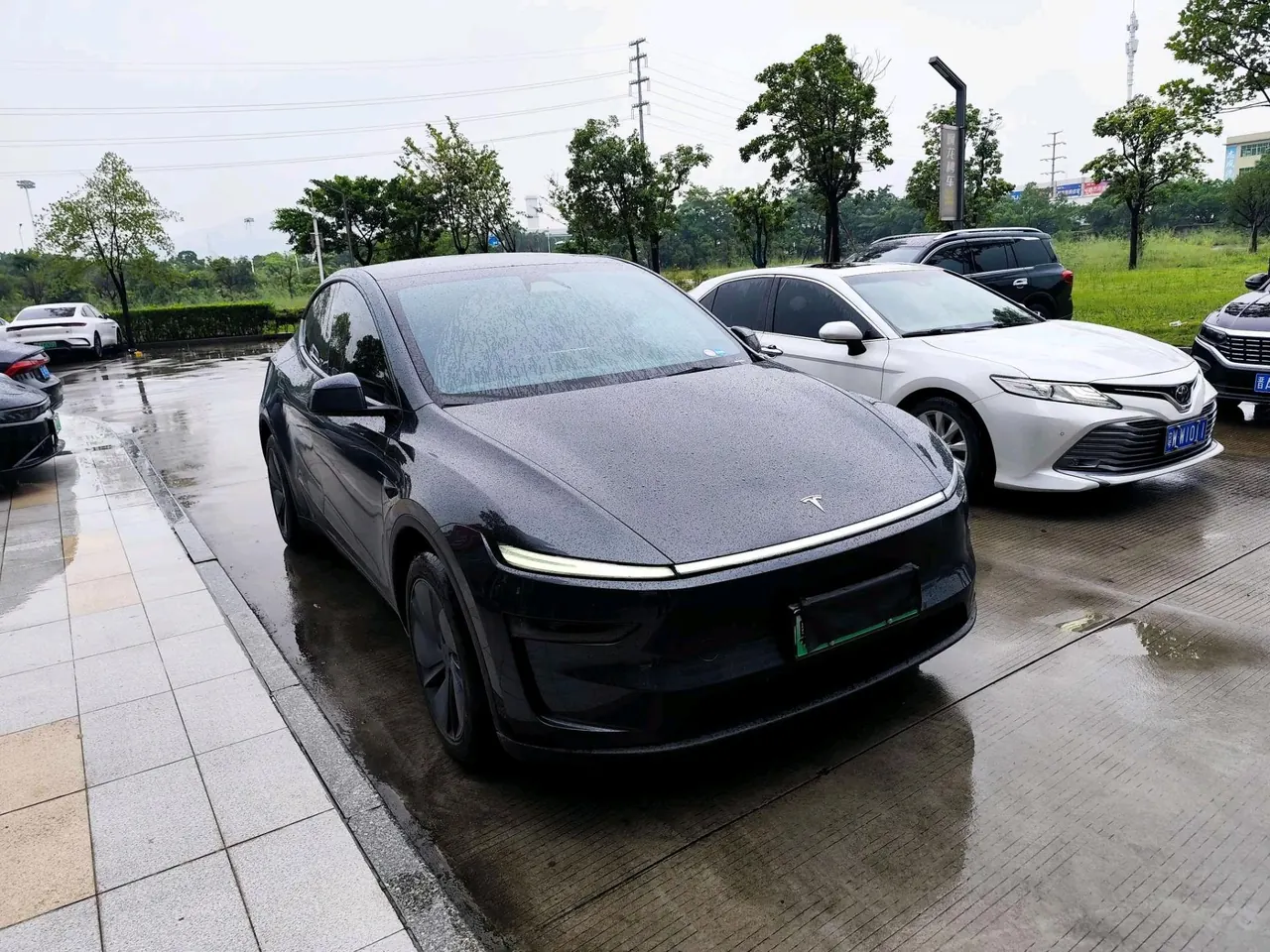Tesla 2025 Model Y Rear Wheel Drive First Edition Automatic Transmission 3