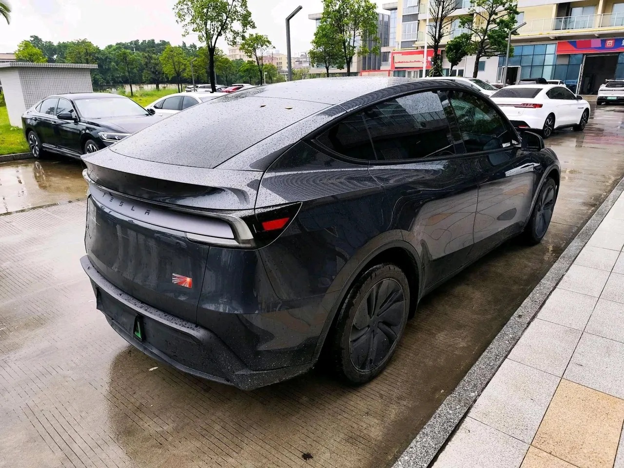 Tesla 2025 Model Y Rear Wheel Drive First Edition Automatic Transmission 7