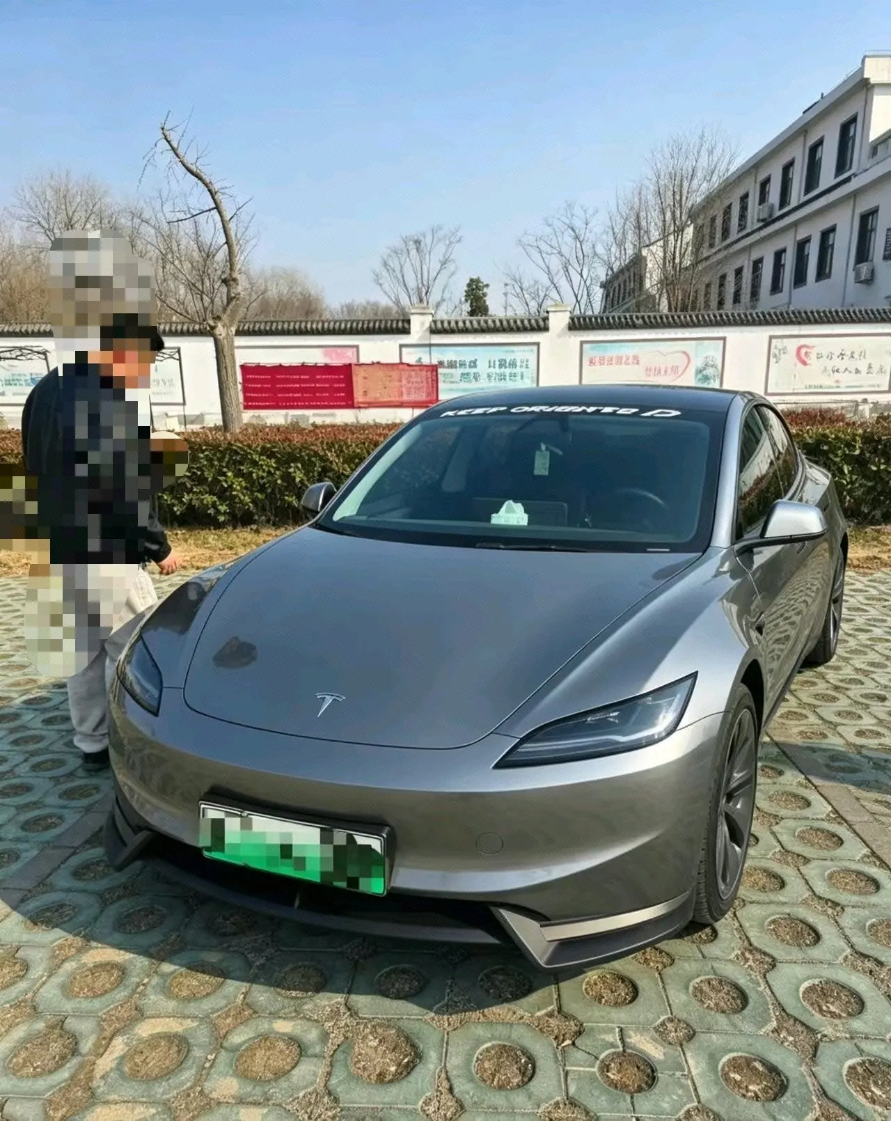 打开图片灯箱:Tesla 2025 Model 3 rear-wheel drive version of automatic transmission