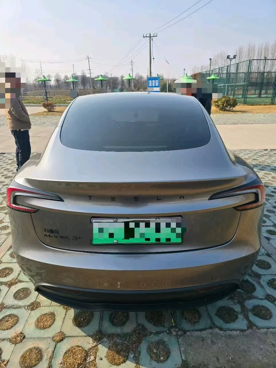 Tesla 2025 Model 3 rear-wheel drive version of automatic transmission 5