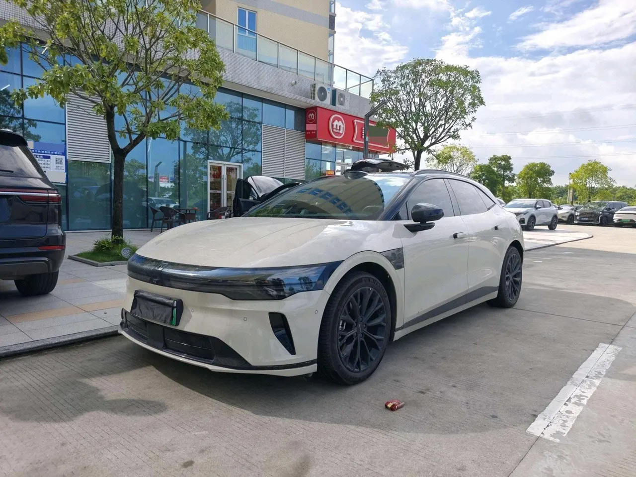 Zeekr 2025 Zeekr 007GT four-wheel drive intelligent driving version 75kWh automatic gear - View 1