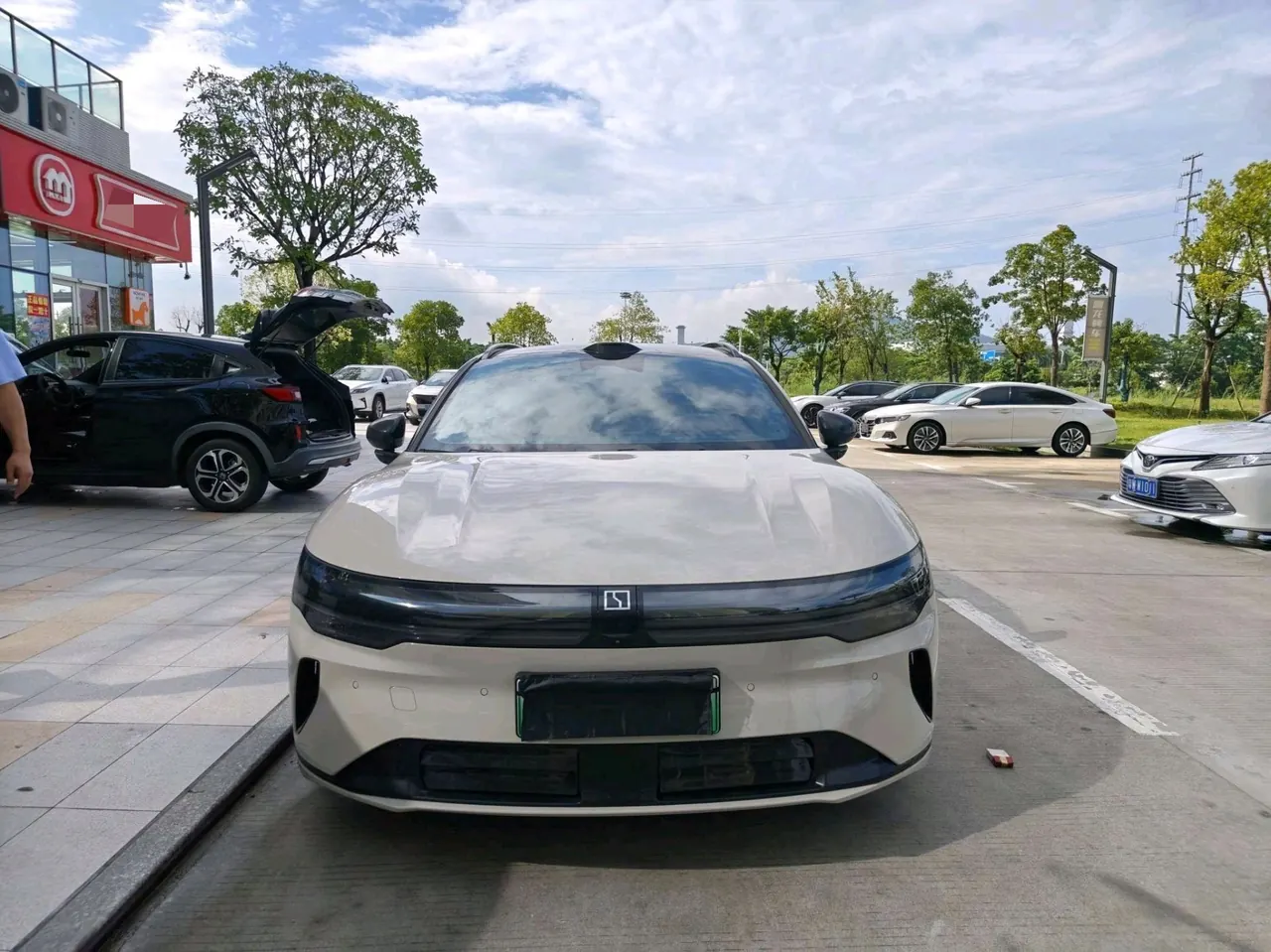 Zeekr 2025 Zeekr 007GT four-wheel drive intelligent driving version 75kWh automatic gear 2