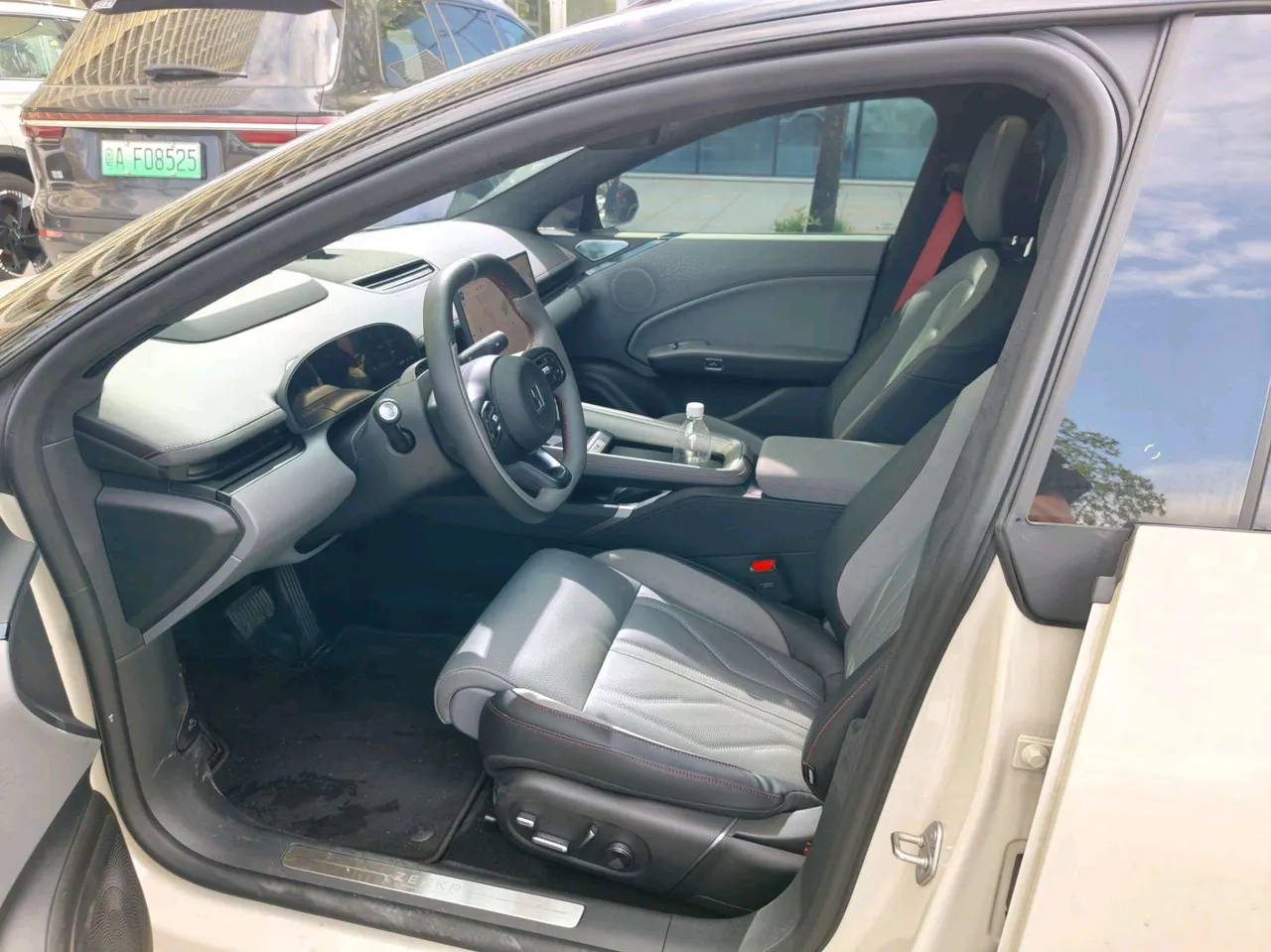 Zeekr 2025 Zeekr 007GT four-wheel drive intelligent driving version 75kWh automatic gear 4