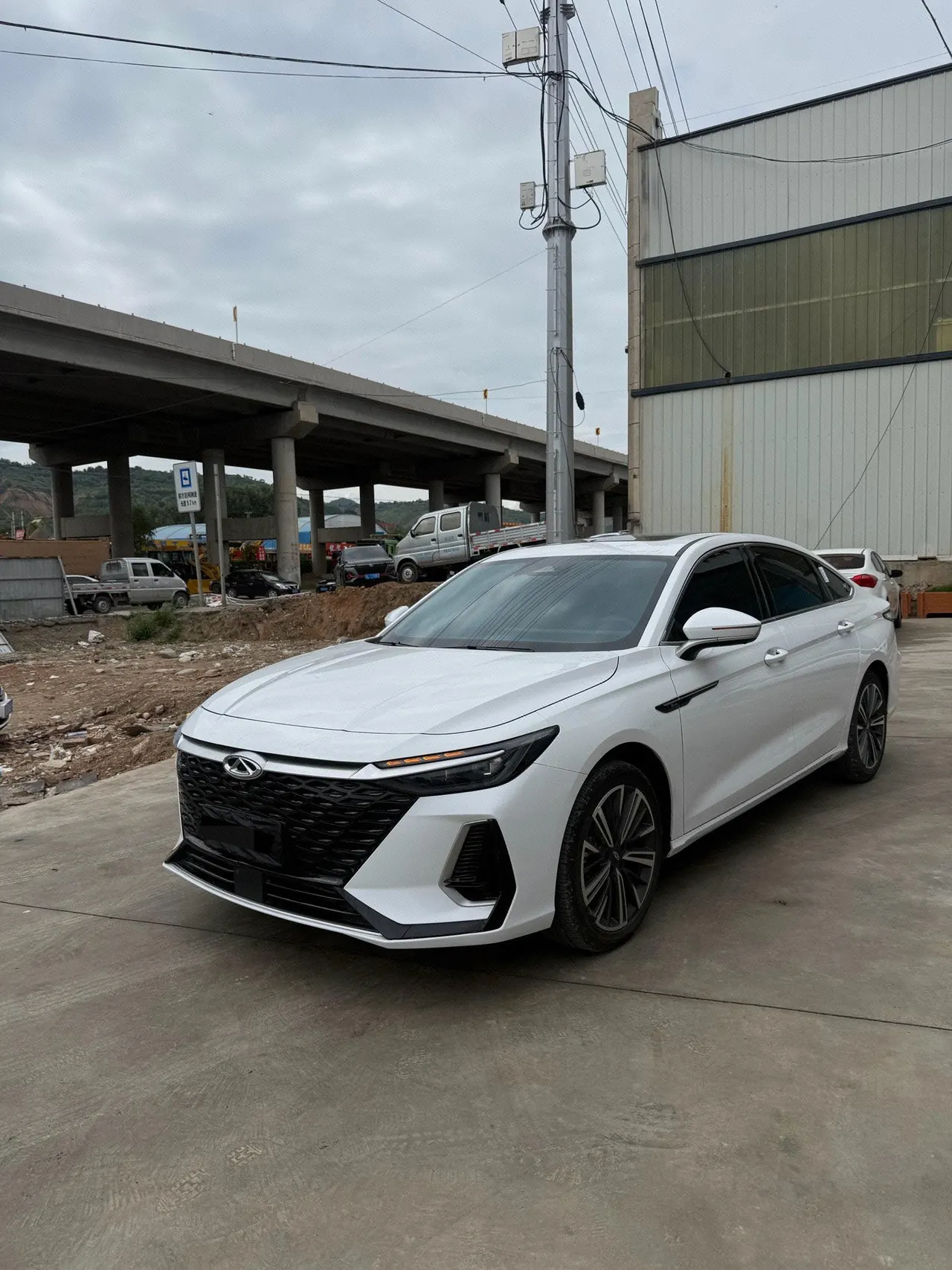 Open image lightbox: Chery 2025 Erez 8 1.6T Automatic Gear