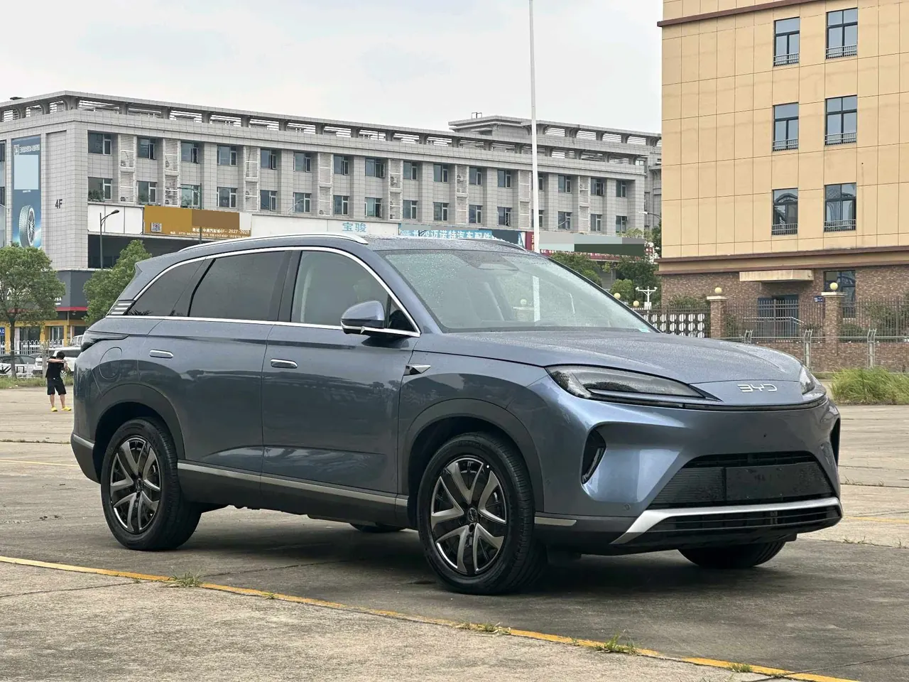 BYD 2025 Sea Lion 07 DM-i 1.5T Stepless 150 Pilot Edition Automatic Gear 3