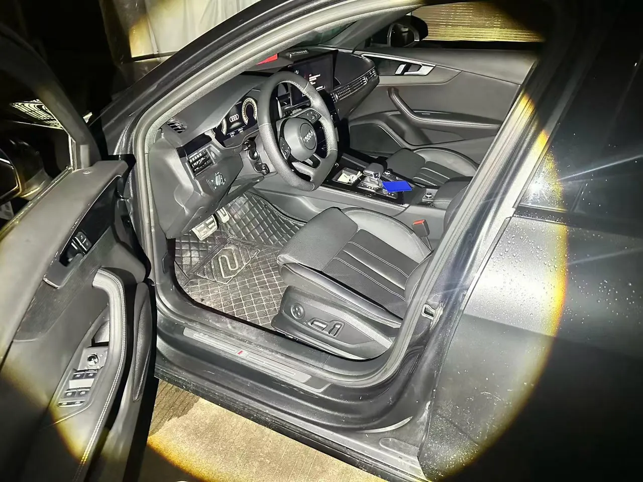 Audi 2024 A4L 2.0TFSI 40TFSI Deluxe Dynamic Automatic 6