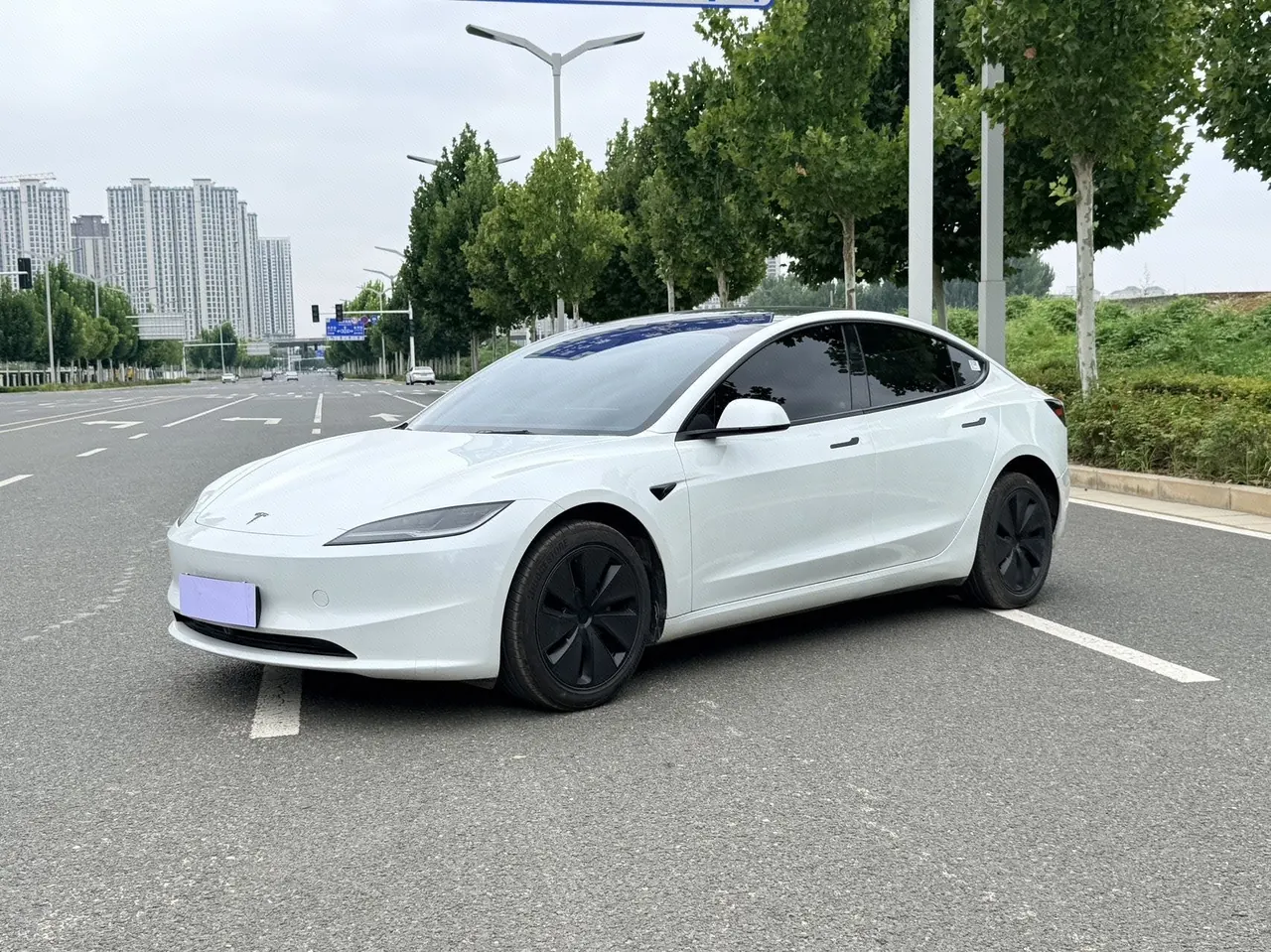 Open image lightbox: Tesla 2025 Model 3 Rear-Wheel-Drive Edition (facelift) Automatic Transmission