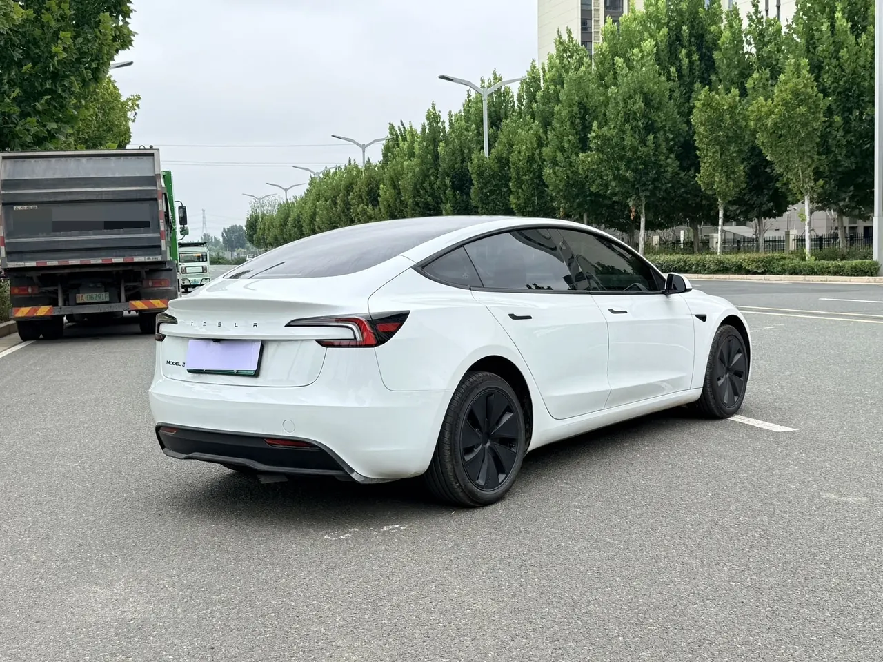 Tesla 2025 Model 3 Rear-Wheel-Drive Edition (facelift) Automatic Transmission 9