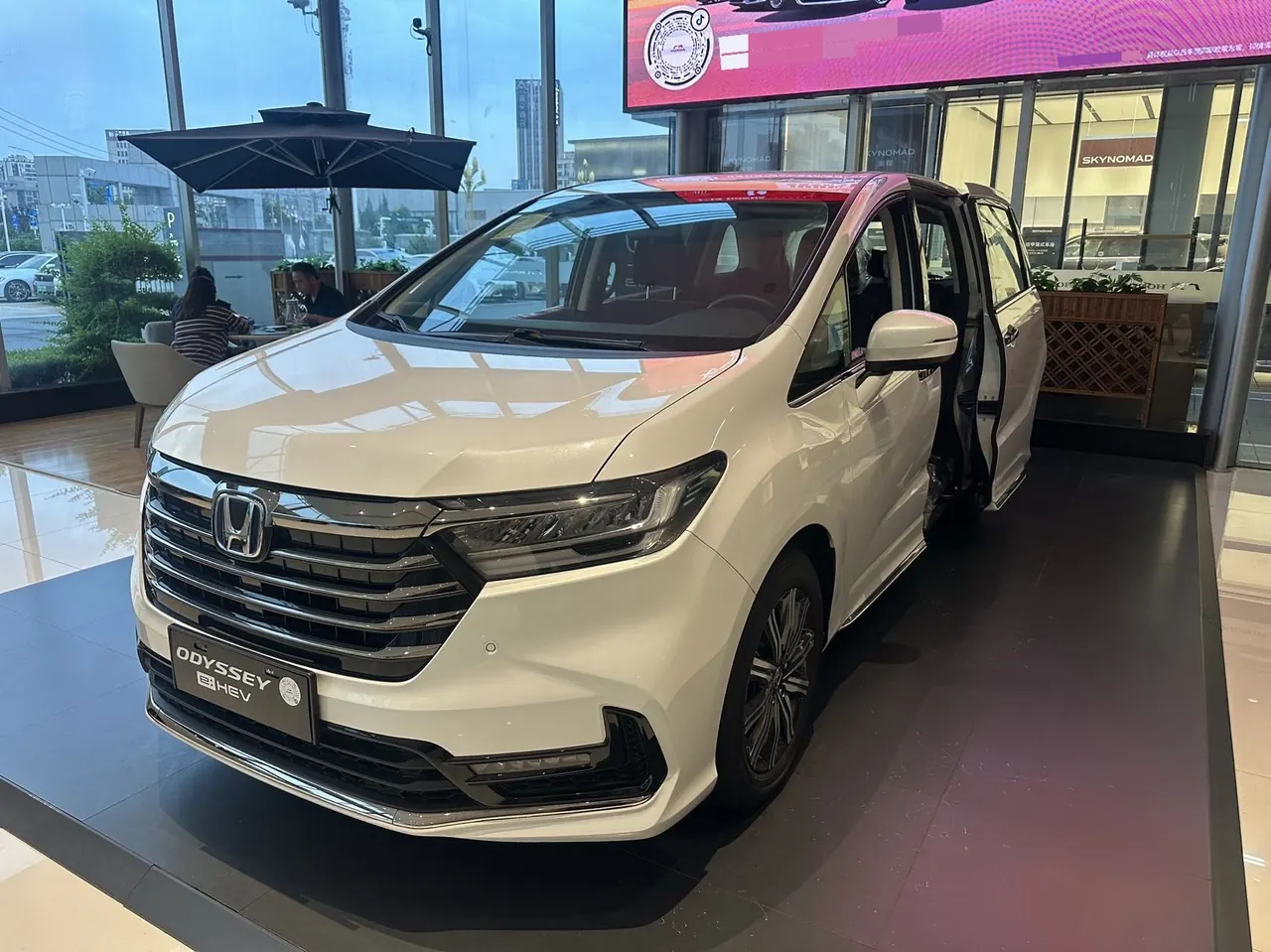 Open image lightbox: Honda 2026 Odyssey Hybrid 2.0 Stepless Sharp and Pleasant Edition Automatic Gear