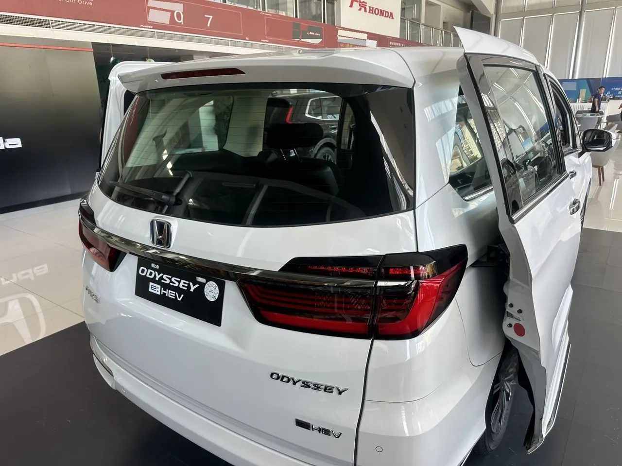 Honda 2026 Odyssey Hybrid 2.0 Stepless Sharp and Pleasant Edition Automatic Gear 9