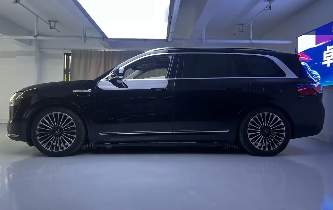 AITO 2025 AITO M9 extended range Ultra version 52kWh6 seat version automatic gear 6