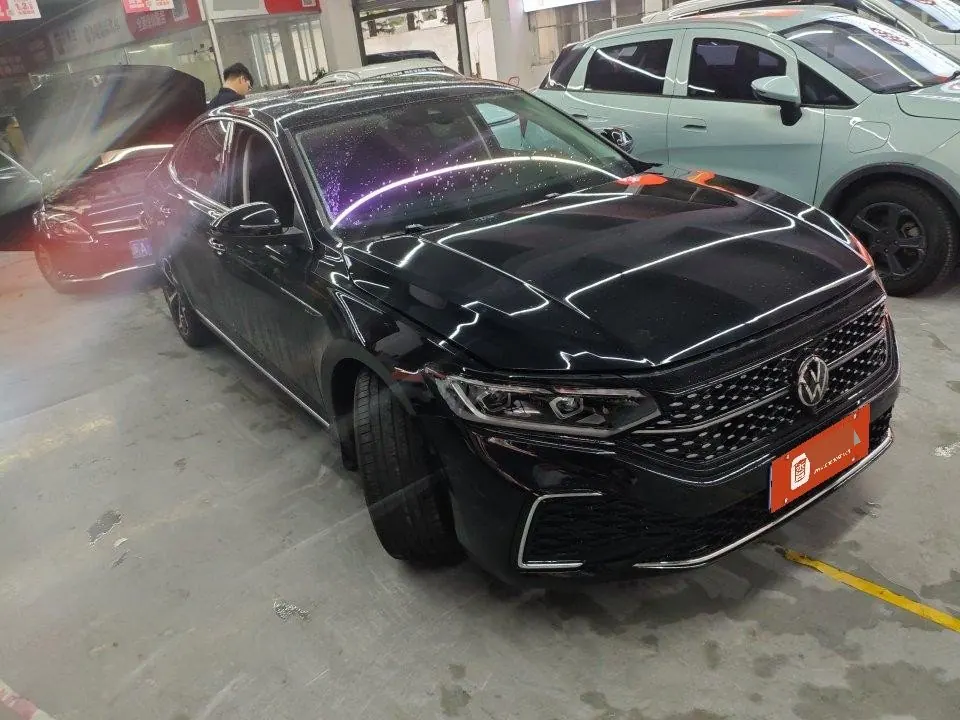 Volkswagen 2025 Passat 2.0TSI 380TSI Subut Longteng Edition Automatic Gear 2
