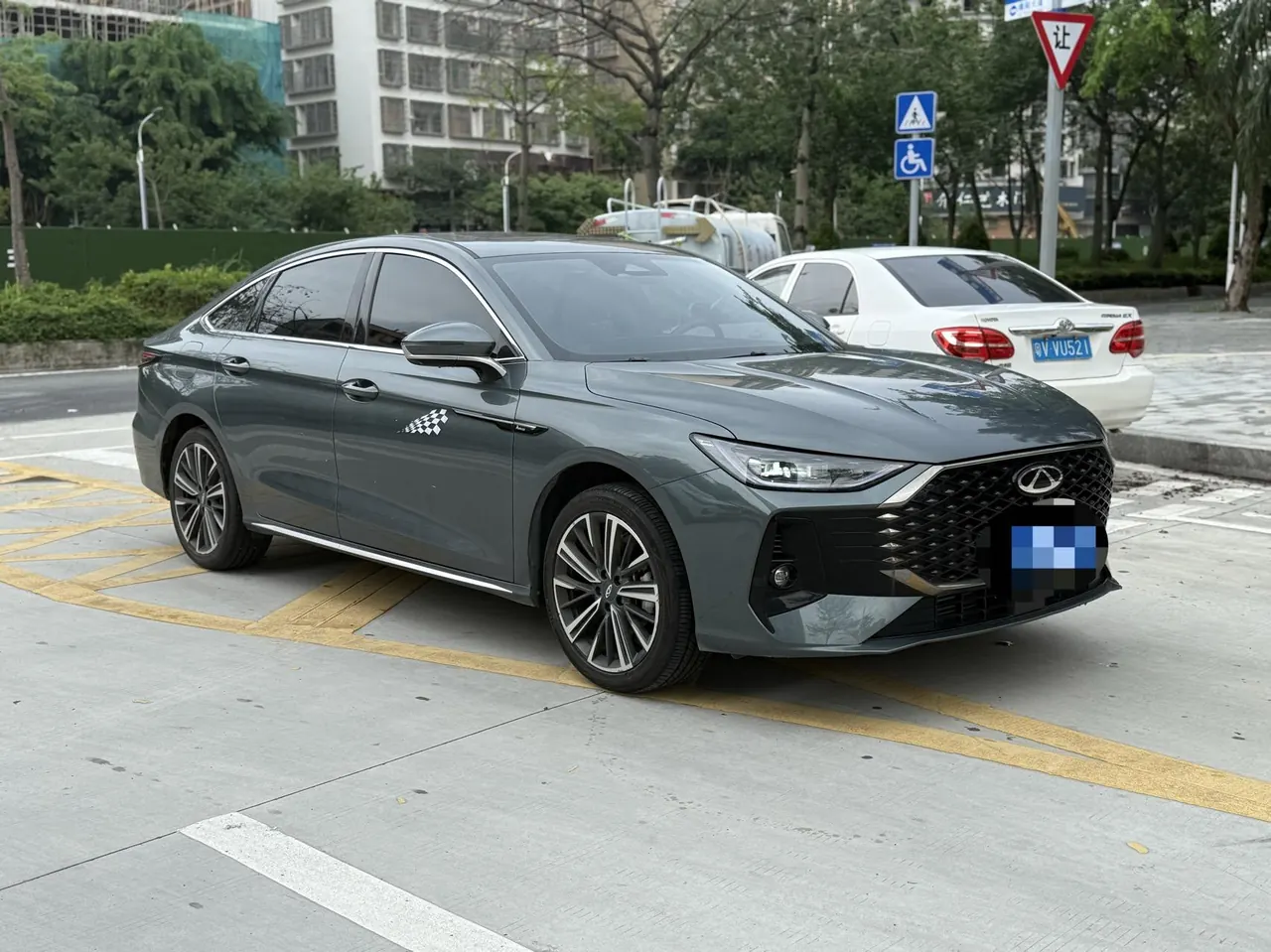 Chery 2025 Erez 8 Pro 1.6TGDI 290TGDI Comfortable Automatic Gear 3