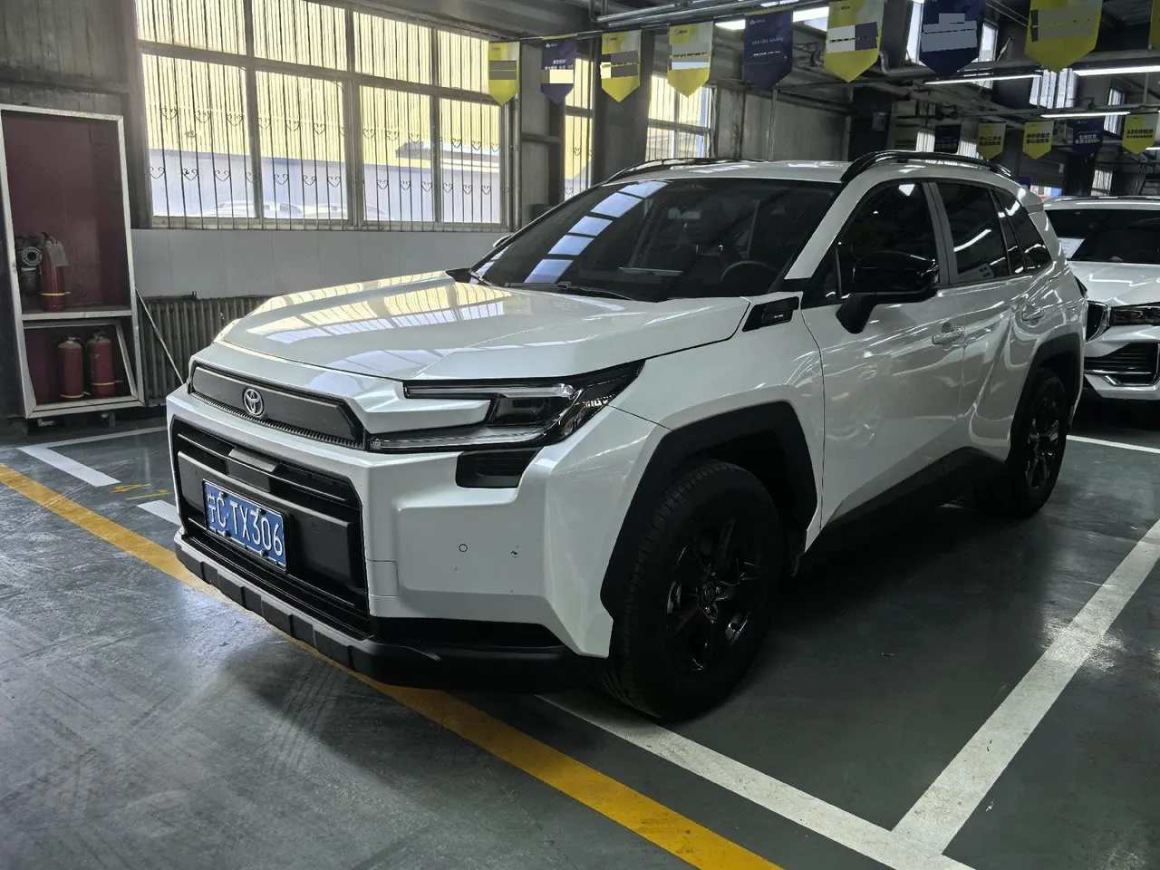 Open image lightbox: Toyota 2026 RAV4 Rongfang Double Engine 2.0 Stepless Two-Drive Elite Automatic Gear