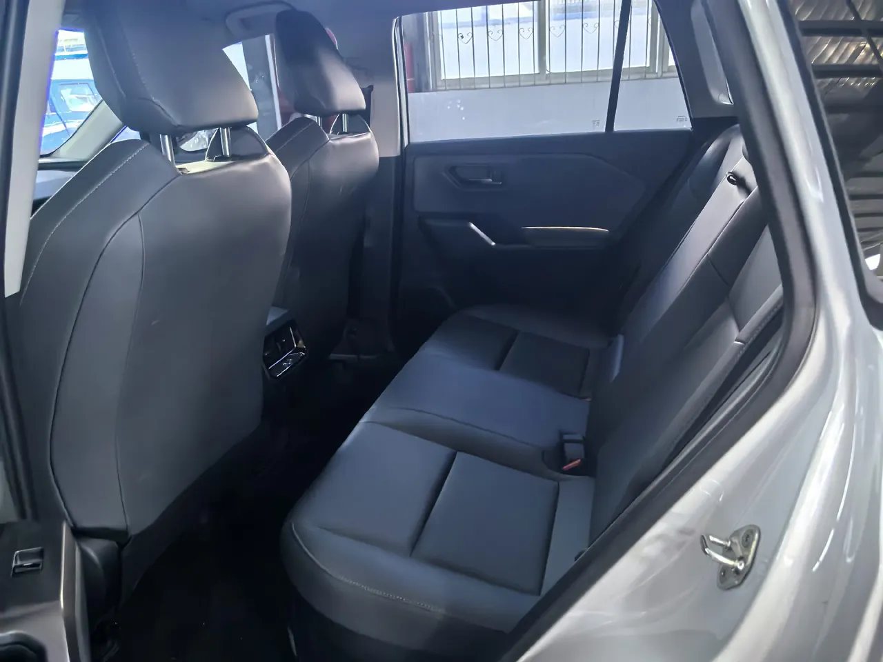 Toyota 2026 RAV4 Rongfang Double Engine 2.0 Stepless Two-Drive Elite Automatic Gear 4