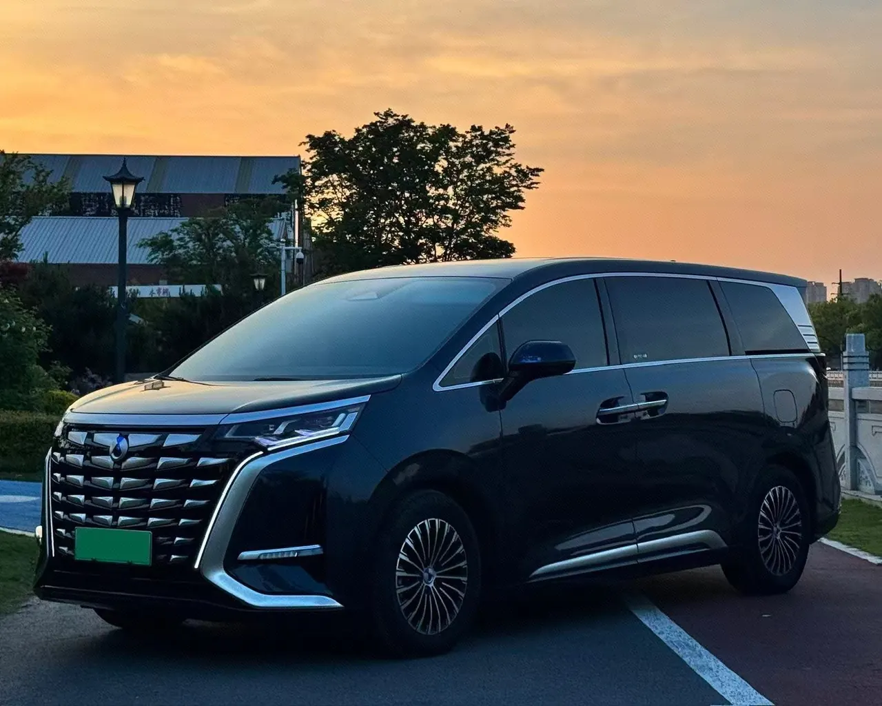 Open image lightbox: Denza 2022 Denza D9 DM-i 1.5T stepless 970 four-wheel drive flagship automatic gear