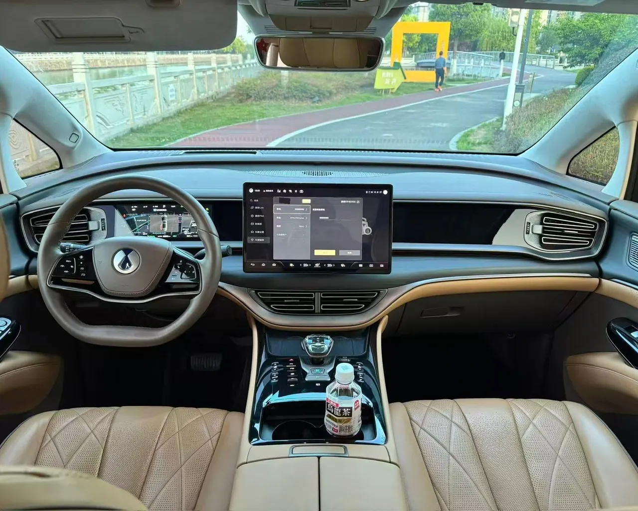 Denza 2022 Denza D9 DM-i 1.5T stepless 970 four-wheel drive flagship automatic gear 5