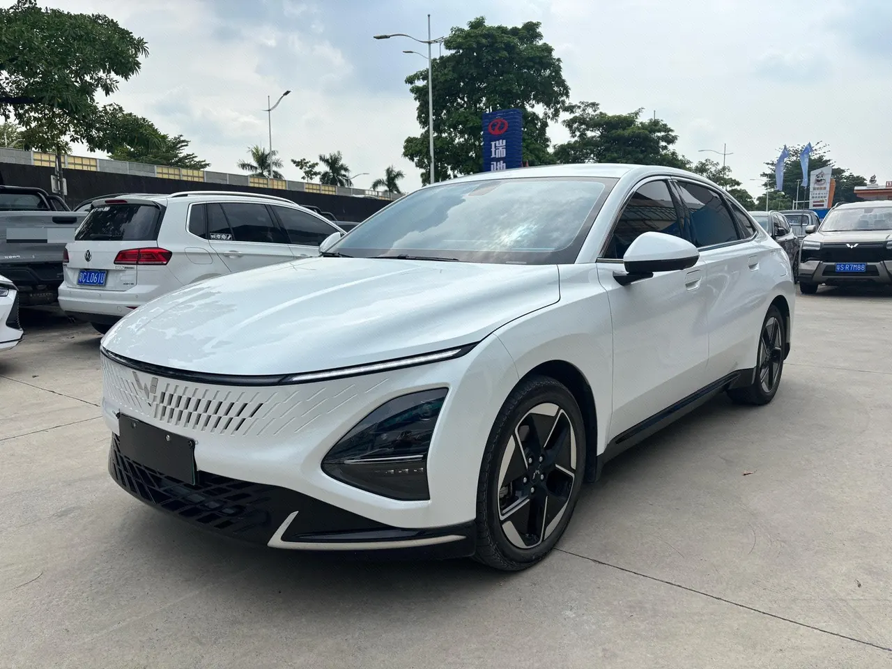 WuLing 2023 Starlight 1.5 150 Advanced Edition Automatic Gear - View 1